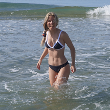 Load image into Gallery viewer, Split - Bikini triangle
